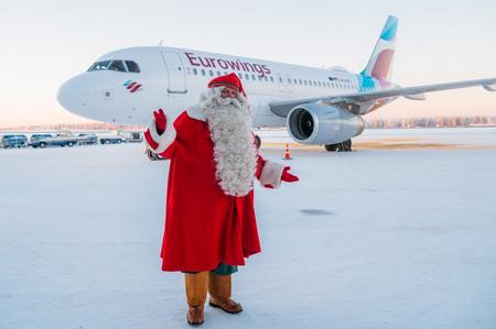 Eurowings landet in Rovaniemi und wird vom Weihnachtsmann begrüßt