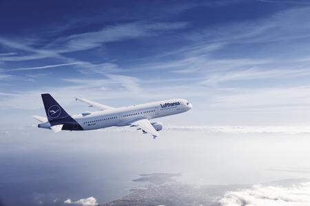 Lufthansa über dem Wasser auf dem Weg nach Finnland (c) Jens Goerlich