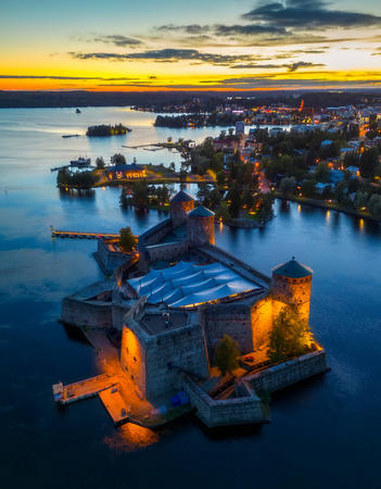 Burg Olavinlinna in Savonlinna (c) Timo Seppäläinen / Visit Finland