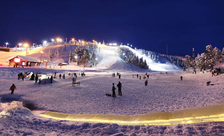 Kinderpiste in Ruka Kuusamo (c) Harri Tarvainen, Visit Finland 